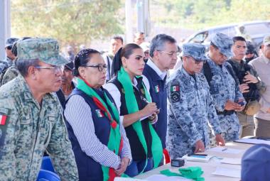 La gobernadora Evelyn Salgado y autoridades federales encabezaron una jornada de atención y coordinación en Alcozacán, Chilapa, para dar seguimiento a las acciones de seguridad y atención a la población.